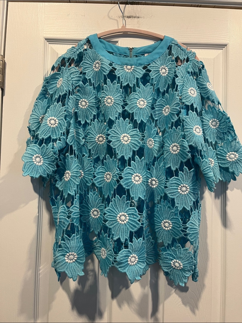 Monroe & Main Turquoise Floral Crochet Short-Sleeve Tunic Size XL